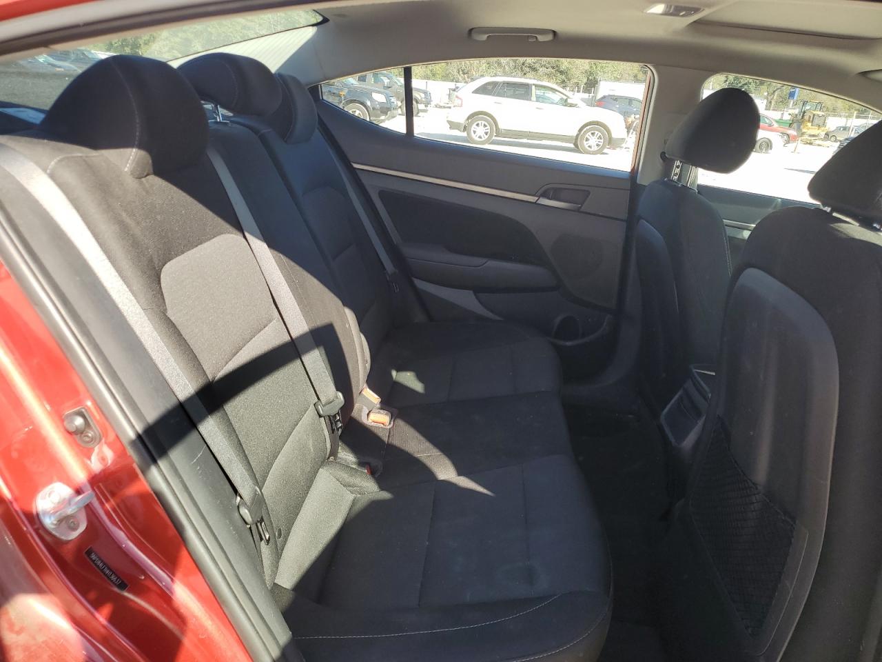 2017 Hyundai Elantra - Image 10