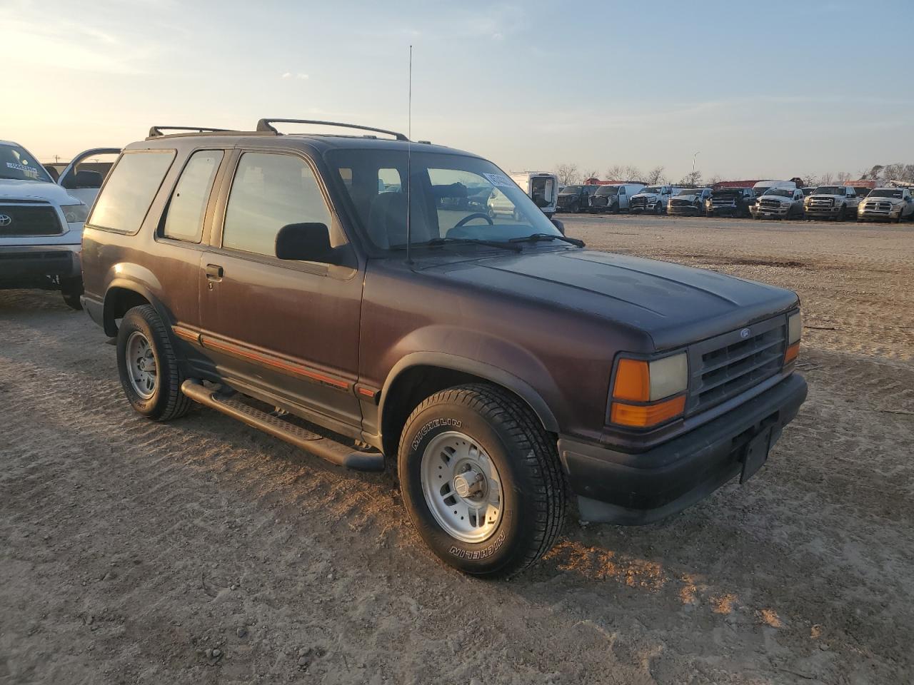 1994 Ford Explorer - Image 4