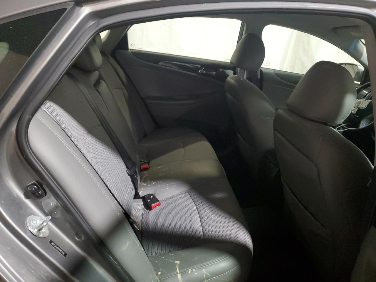 2014 Hyundai Sonata - Image 11