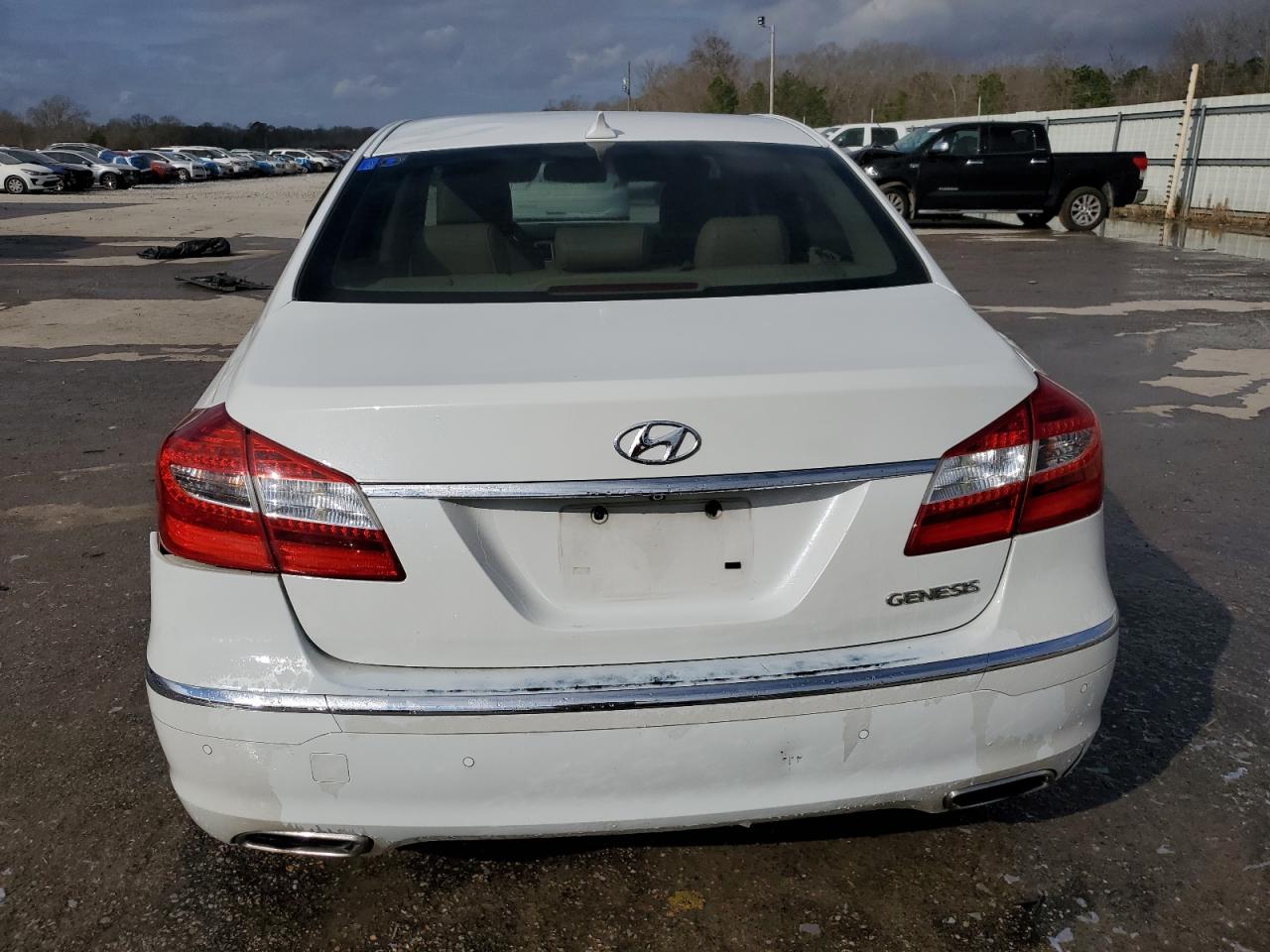 2013 Hyundai Genesis - Image 6
