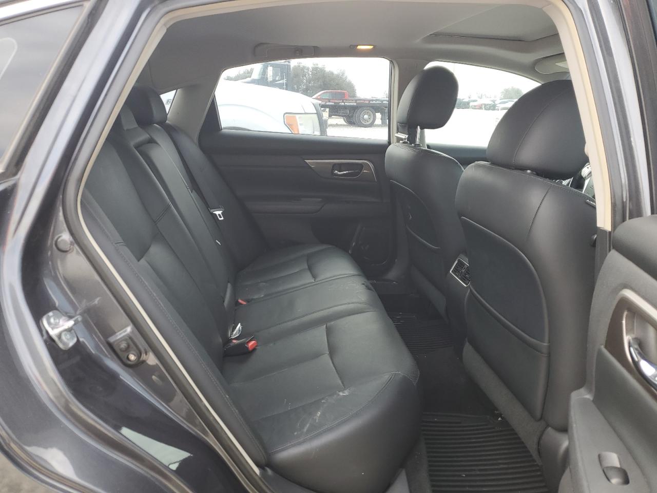 2013 Nissan Altima - Image 10