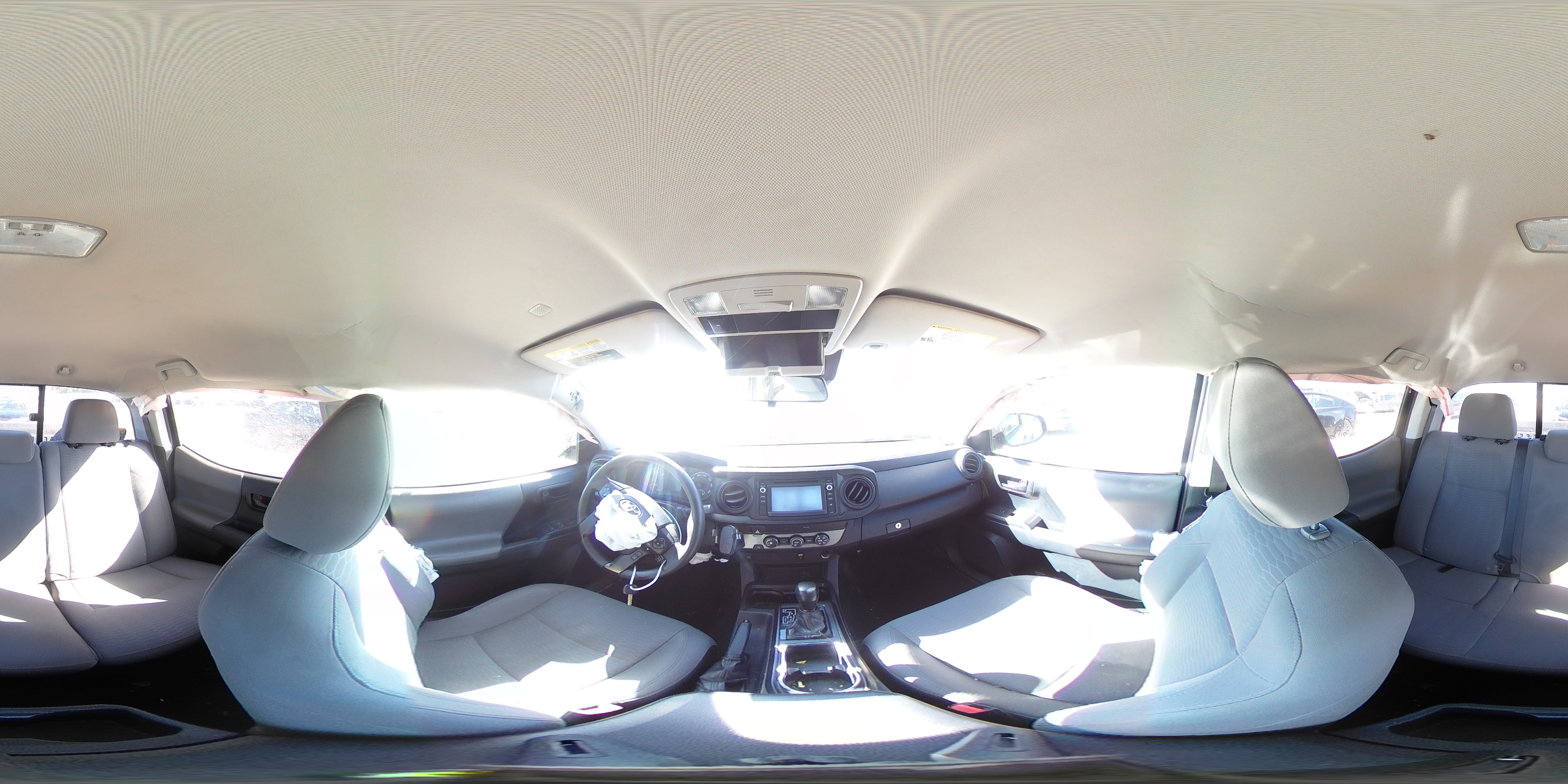 2019 Toyota Tacoma - Image 13