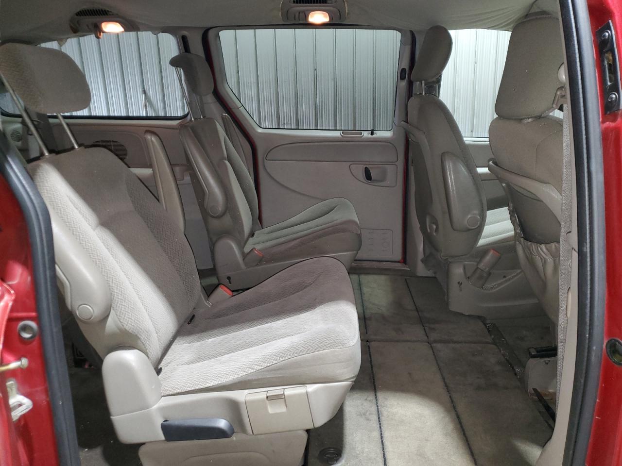 2006 Chrysler Town & Country - Image 11