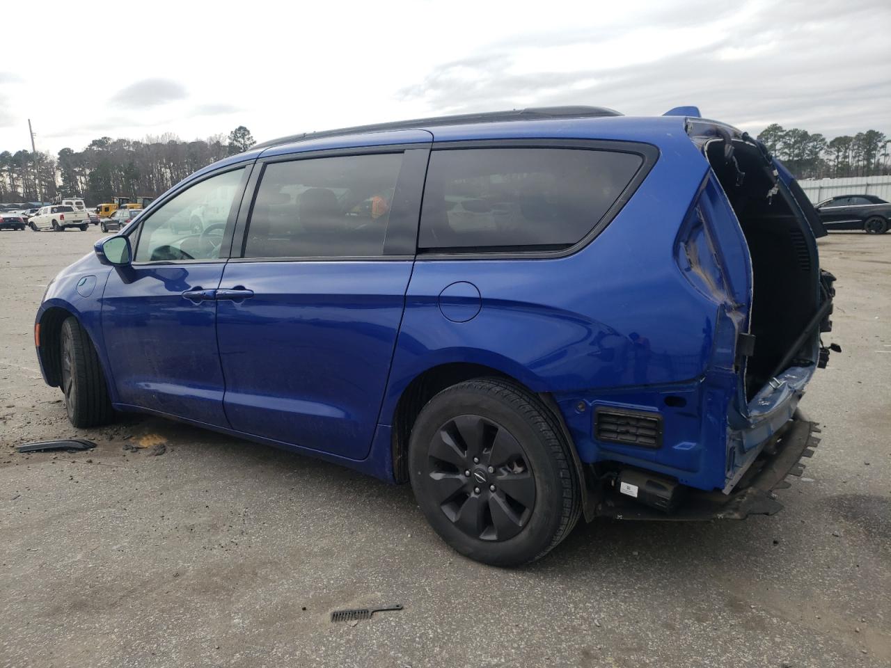 2020 Chrysler Pacifica - Image 2