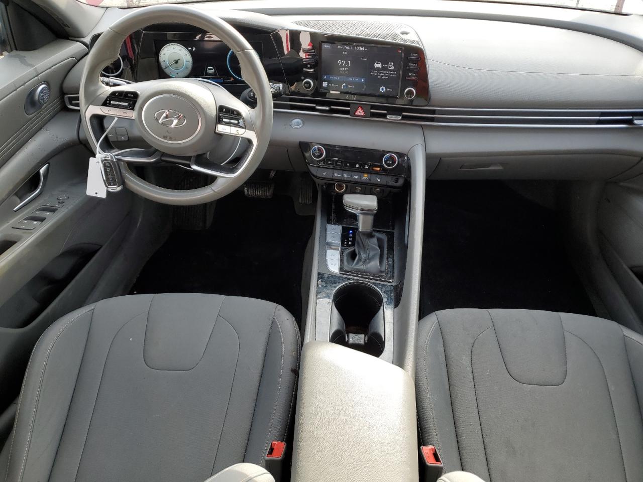 2021 Hyundai Elantra - Image 8