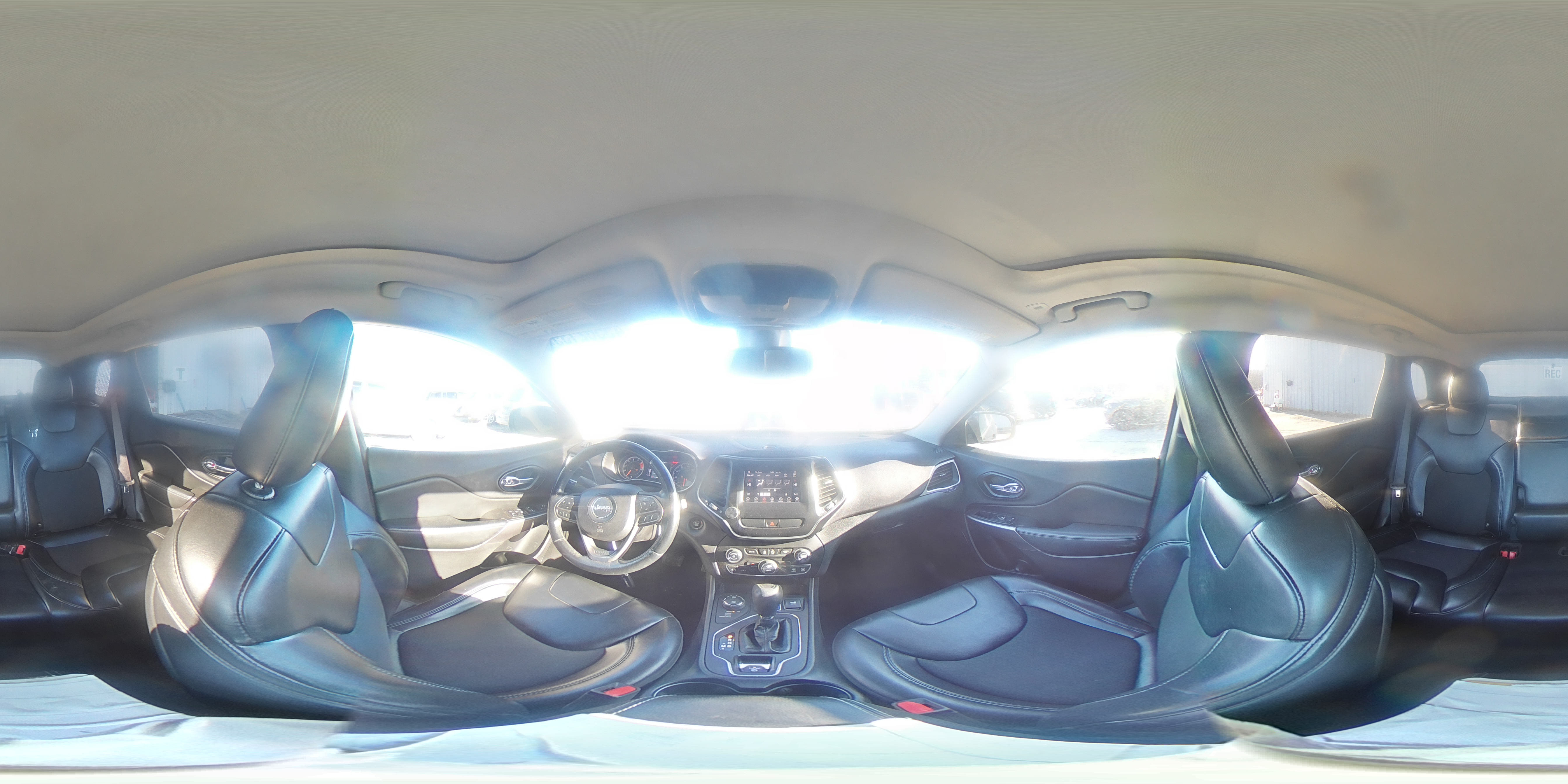 2019 Jeep Grand Cherokee - Image 16