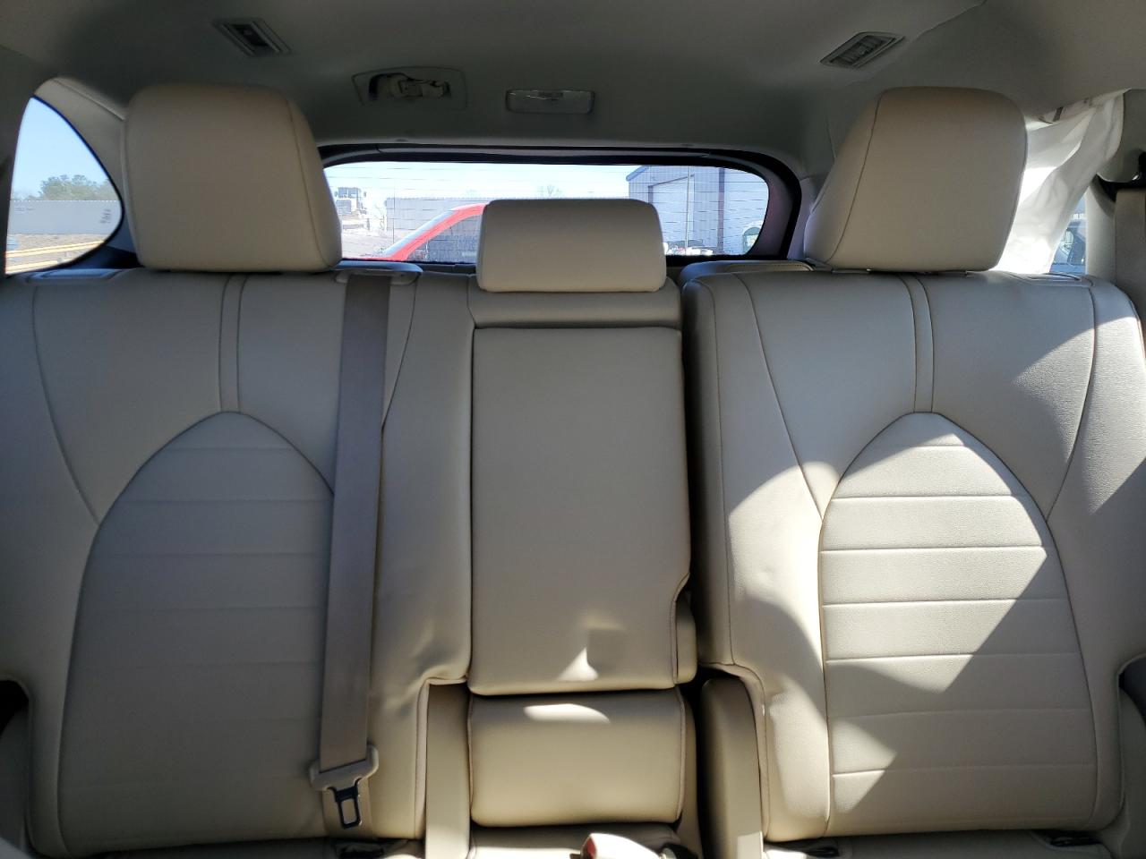 2022 Toyota Highlander - Image 10