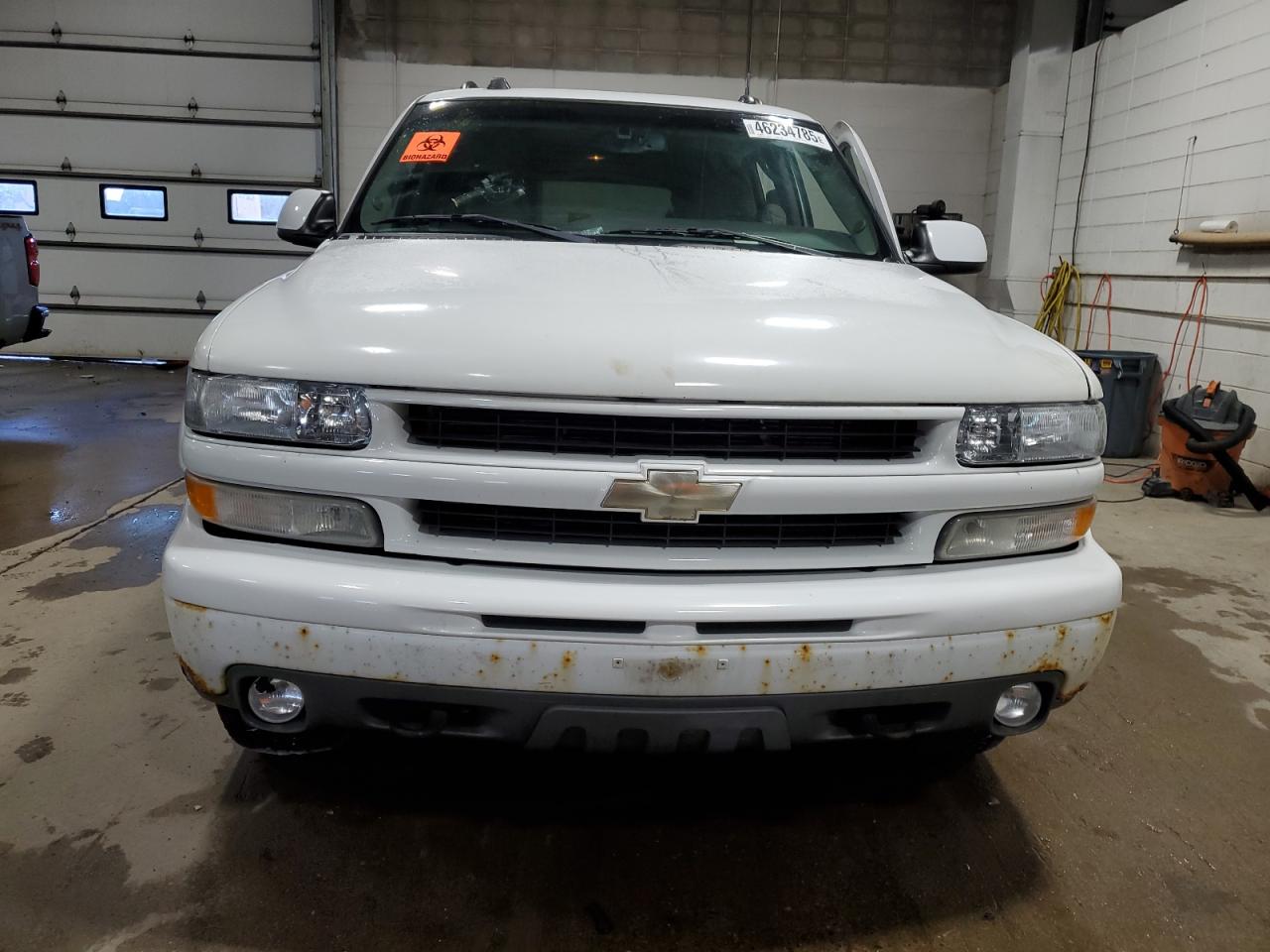 2005 Chevrolet Suburban - Image 5
