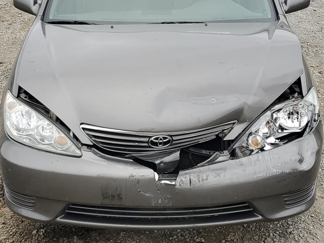 2005 Toyota Camry - Image 13