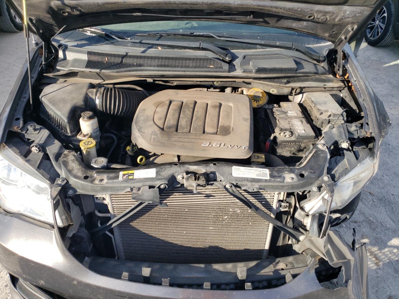2016 Dodge Caravan - Image 12