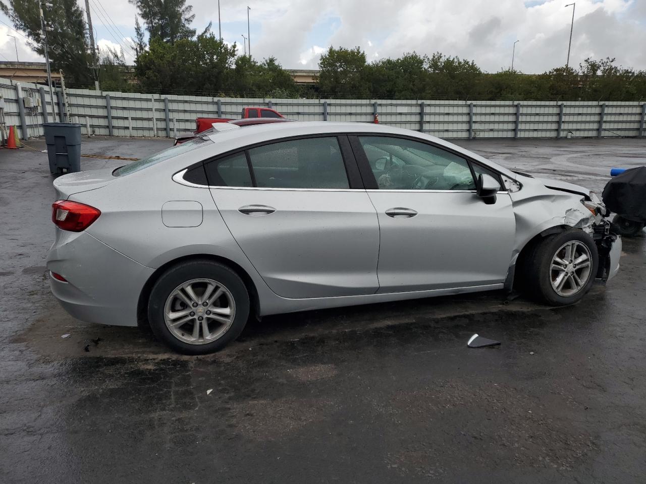 2017 Chevrolet Cruze - Image 3