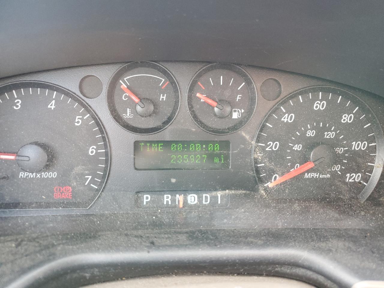 2004 Ford Taurus - Image 9