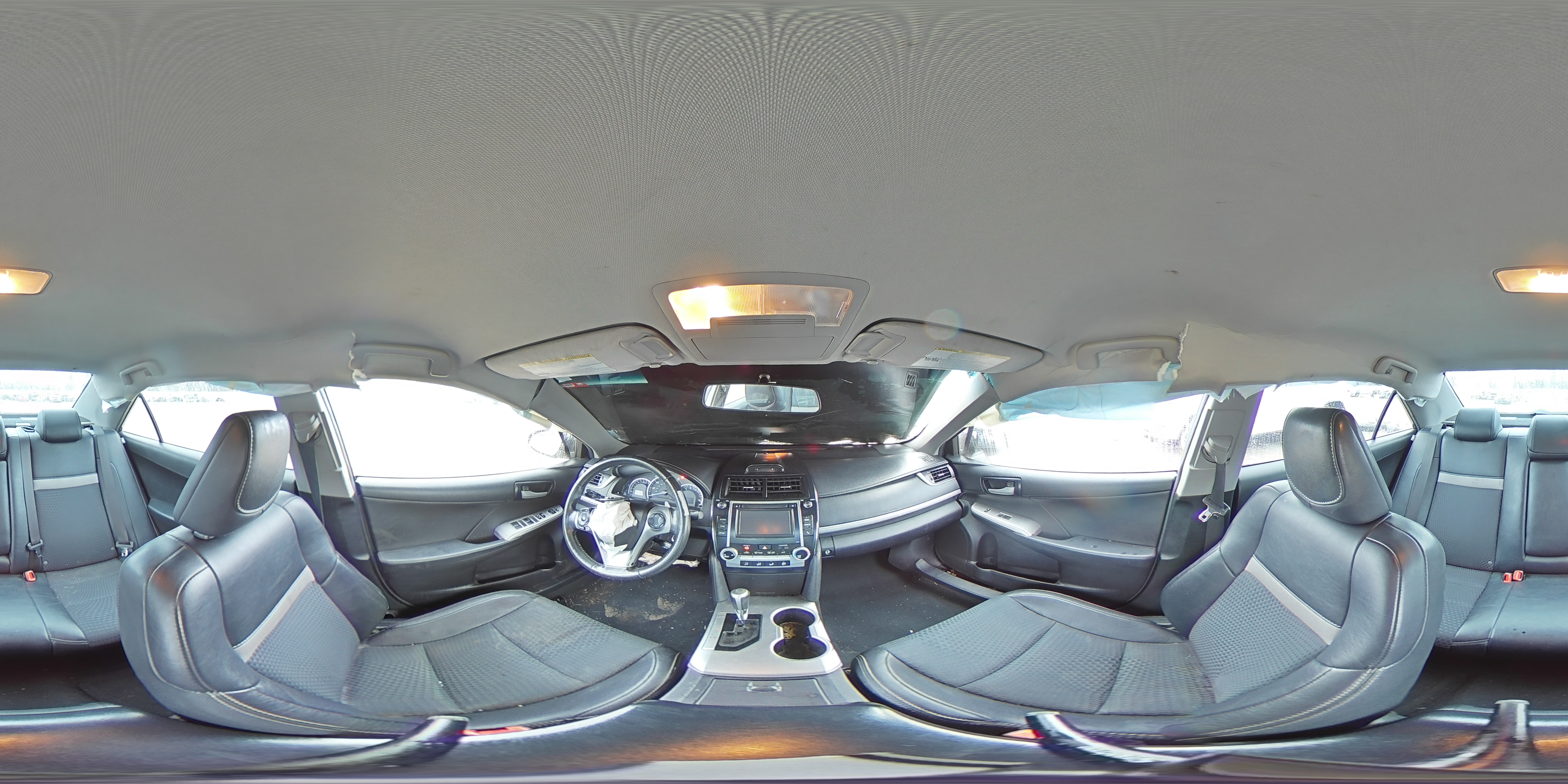 2014 Toyota Camry - Image 12
