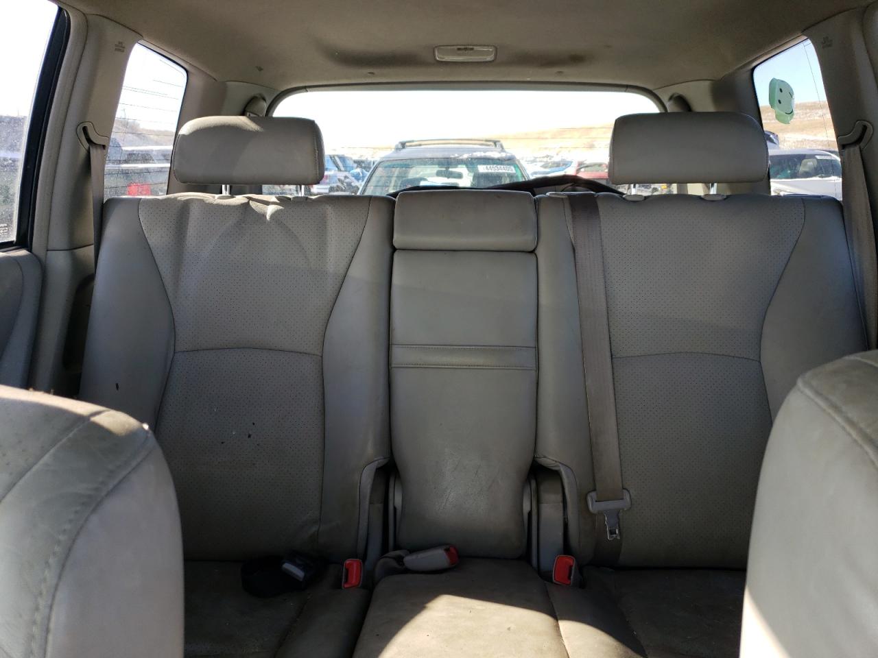 2004 Toyota Highlander - Image 10