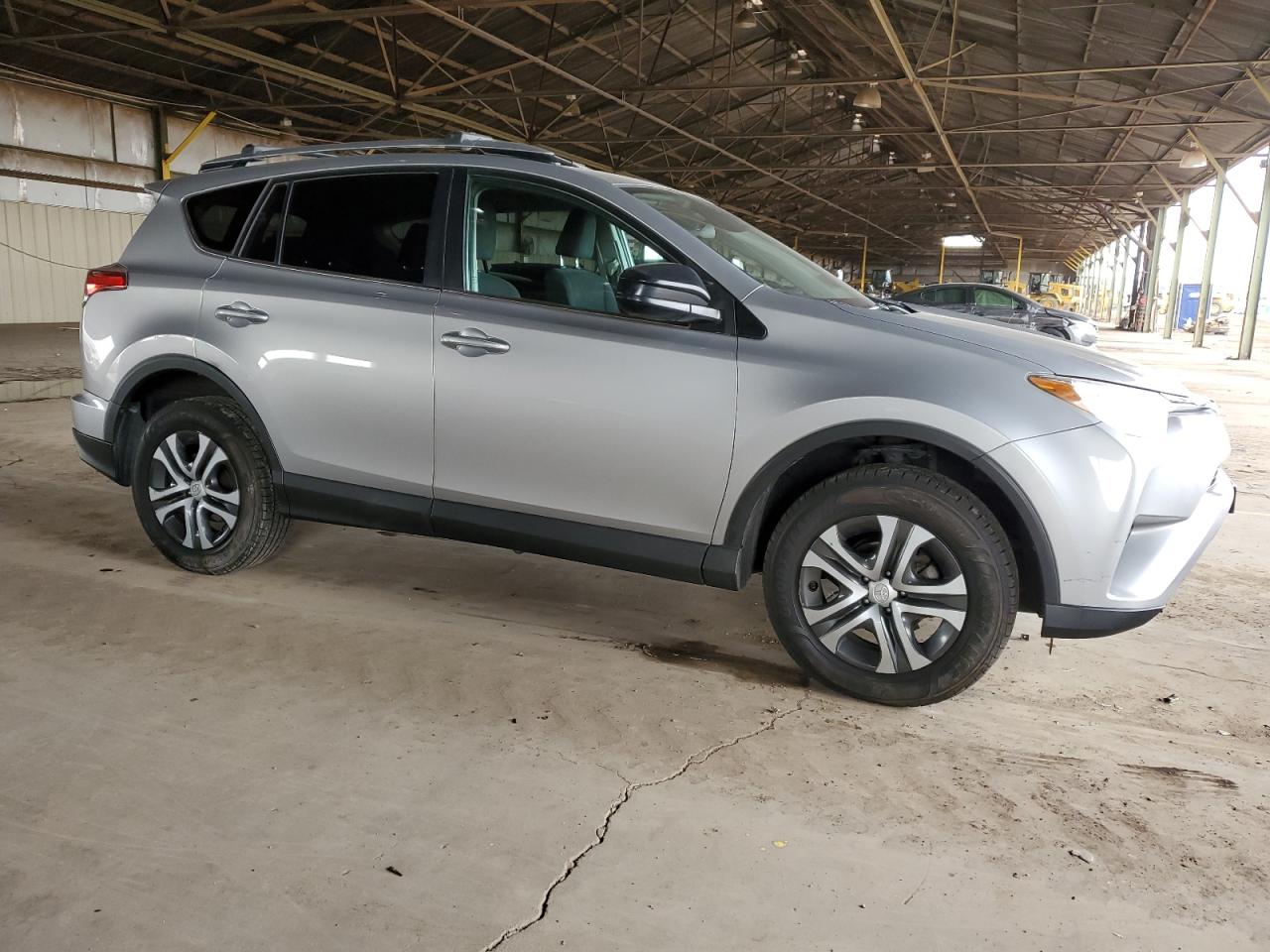 2017 Toyota RAV 4 - Image 4