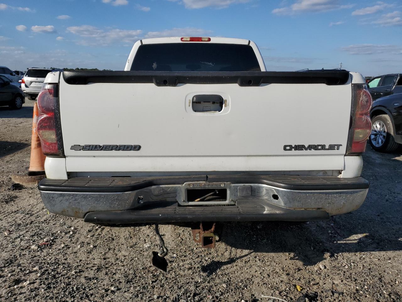2005 Chevrolet Silverado - Image 6