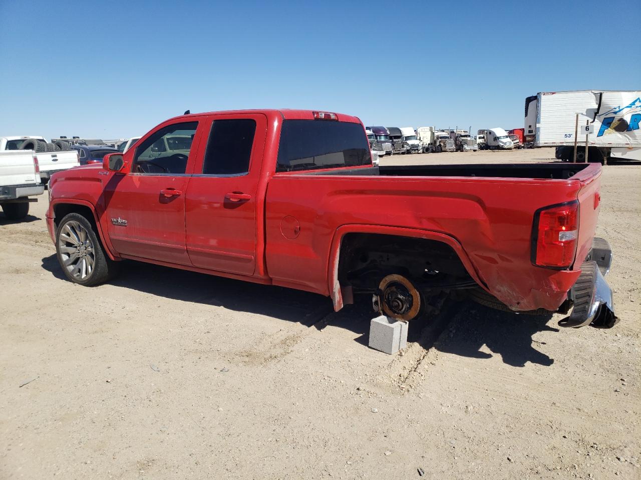 2015 GMC Sierra - Image 2