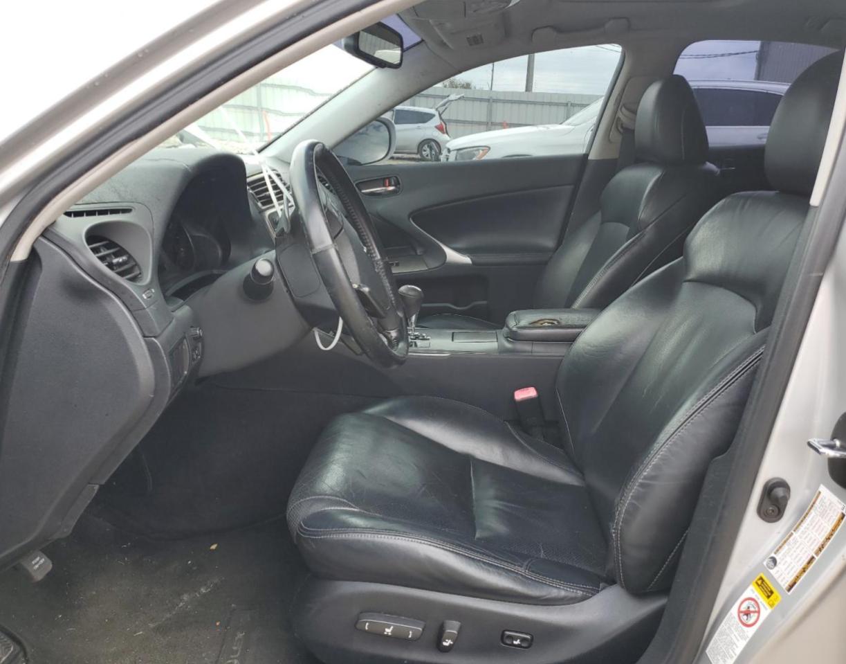 2006 Lexus IS - Image 7