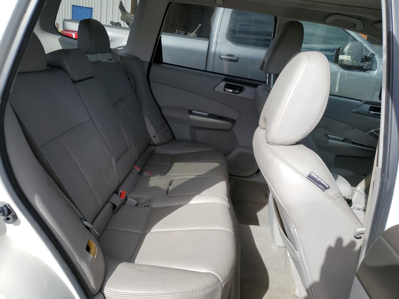 2009 Subaru Forester - Image 12