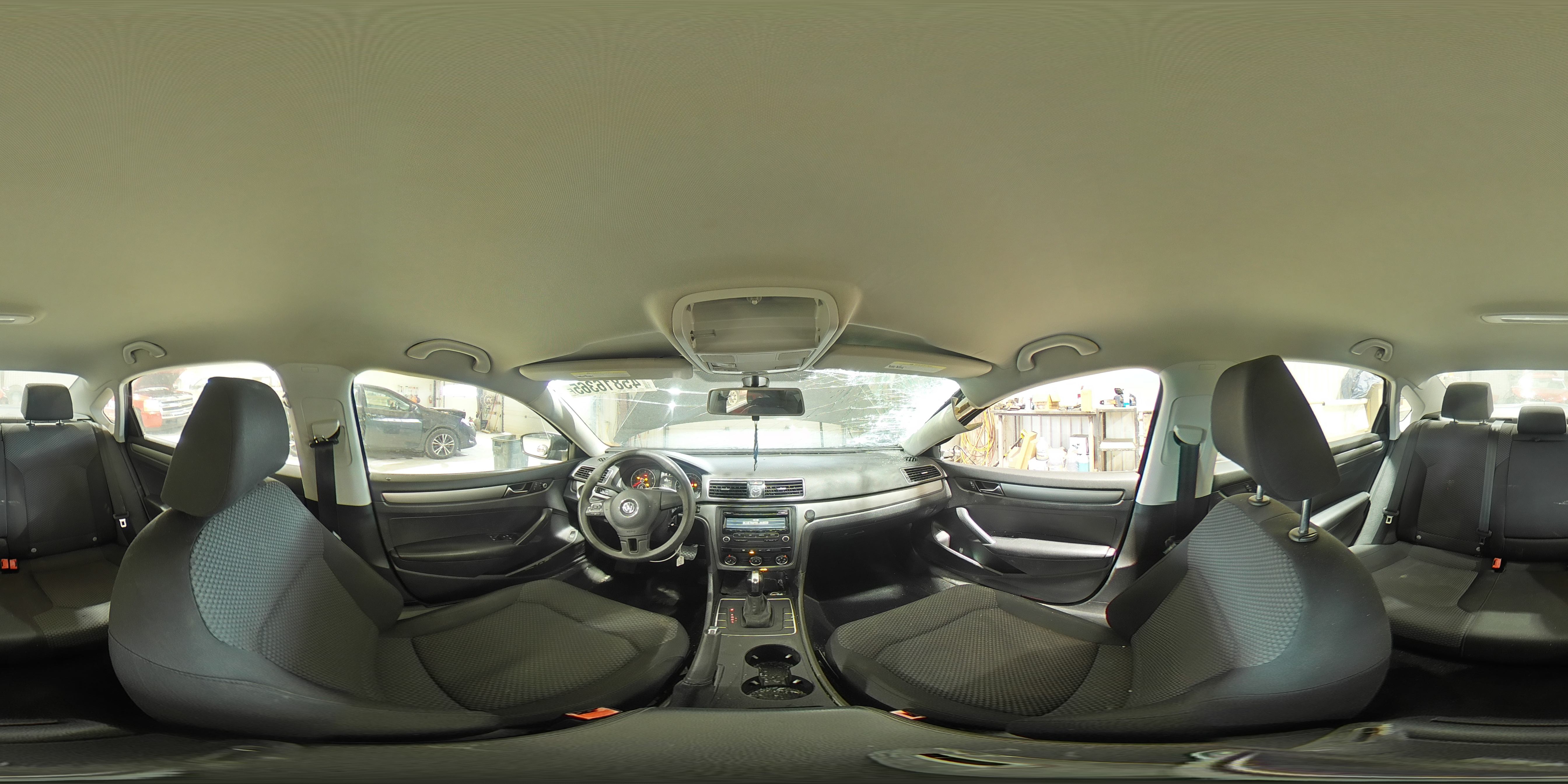 2014 Volkswagen Passat - Image 12