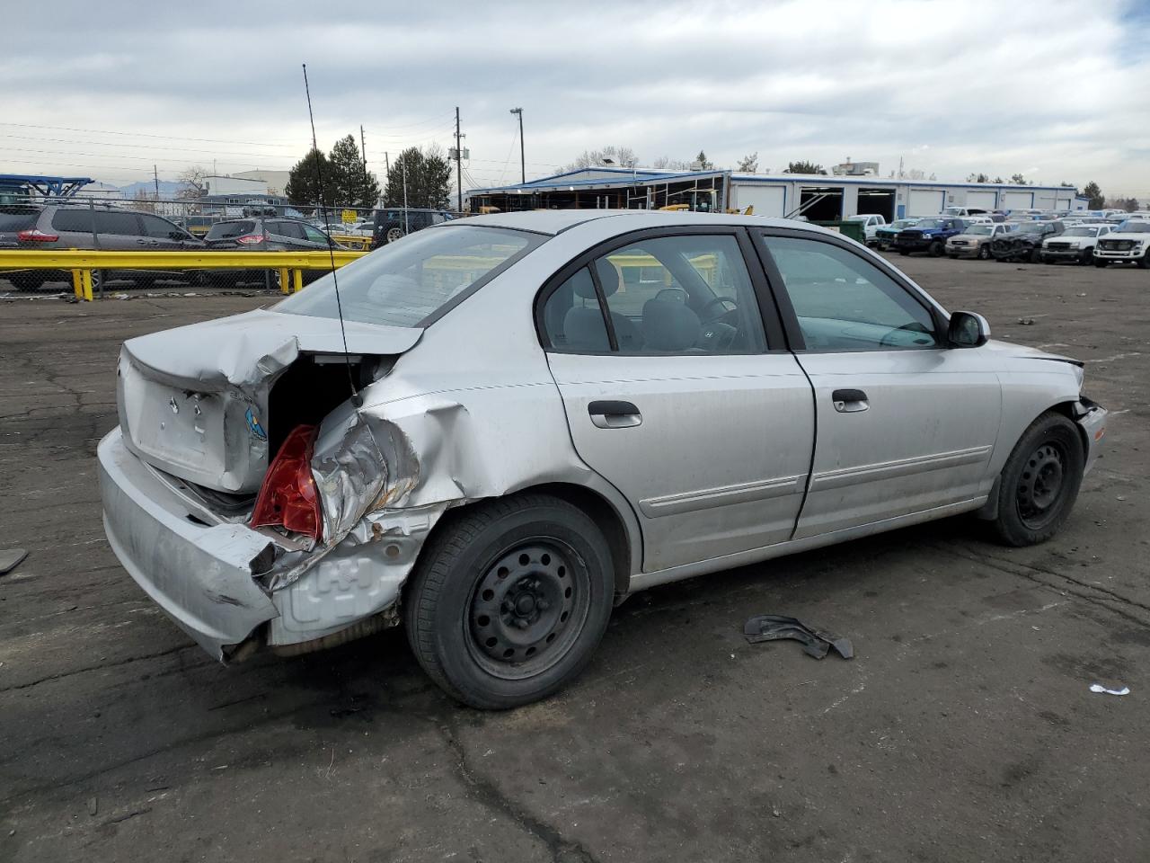 2005 Hyundai Elantra - Image 3