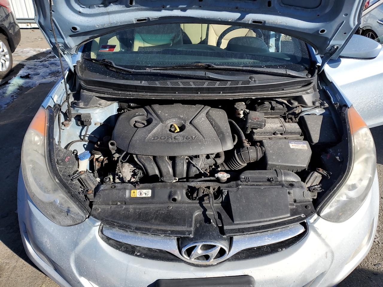 2012 Hyundai Elantra - Image 11