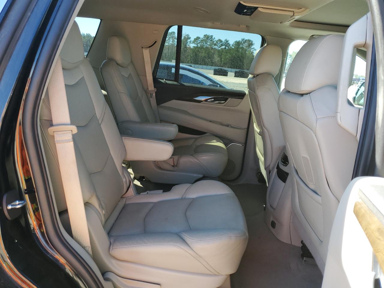 2019 Cadillac Escalade Luxury VIN: 1GYS4BKJ7KR249807 Lot: 46796805