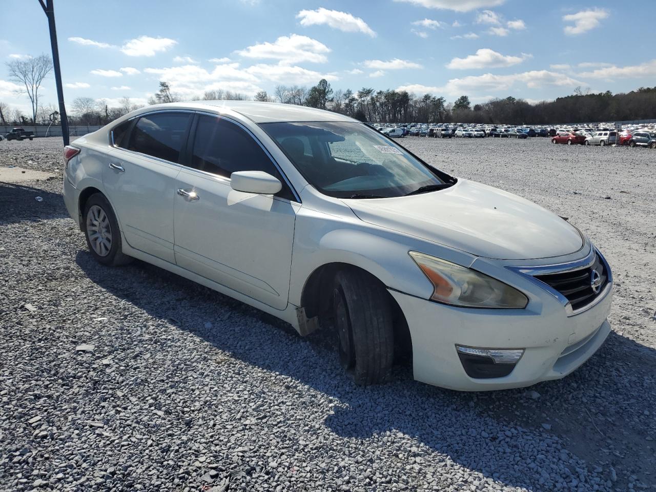 2015 Nissan Altima - Image 4