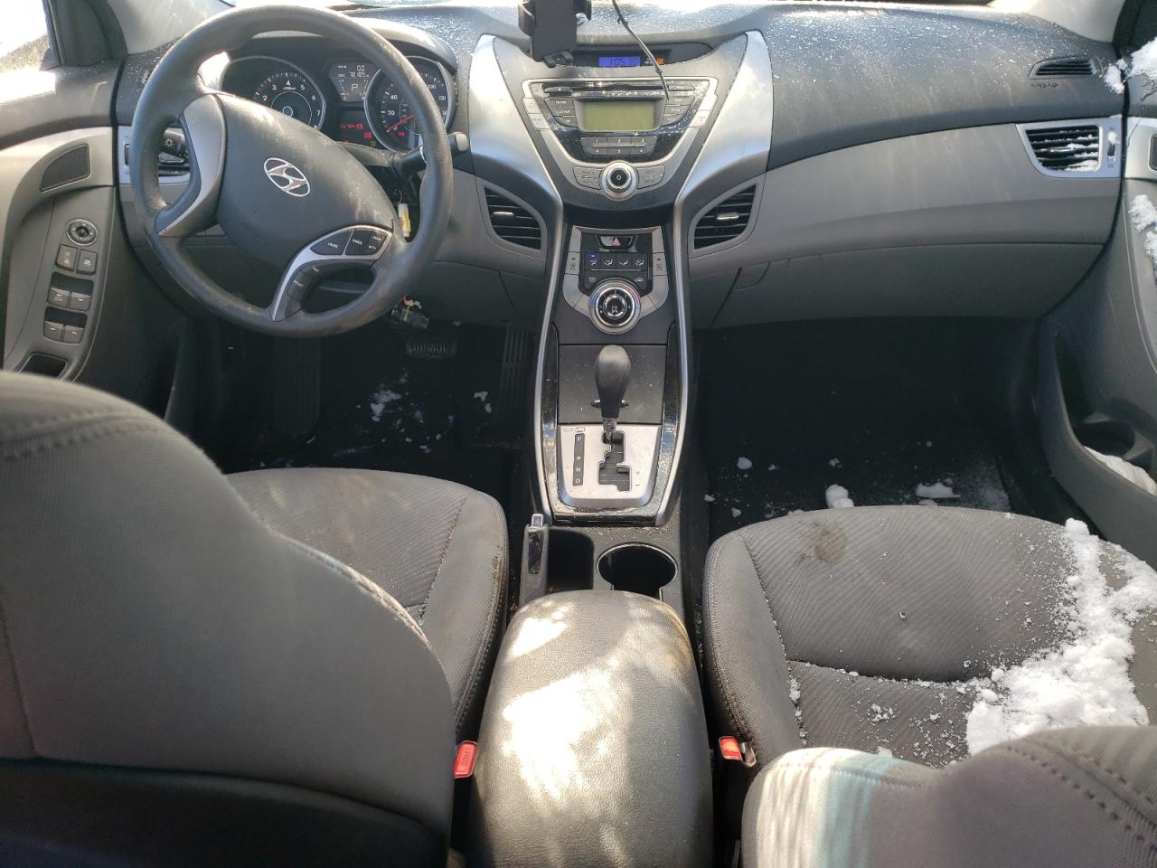 2013 Hyundai Elantra - Image 8