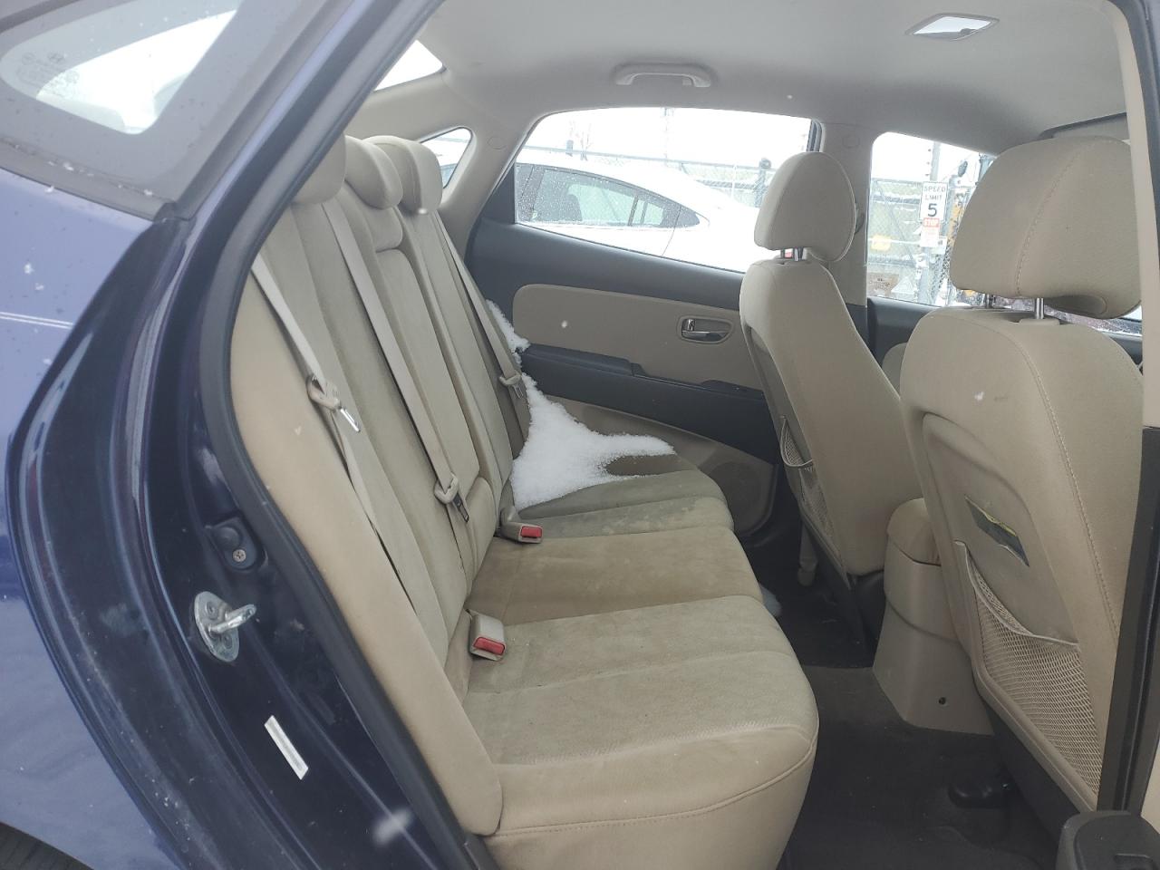 2010 Hyundai Elantra - Image 10