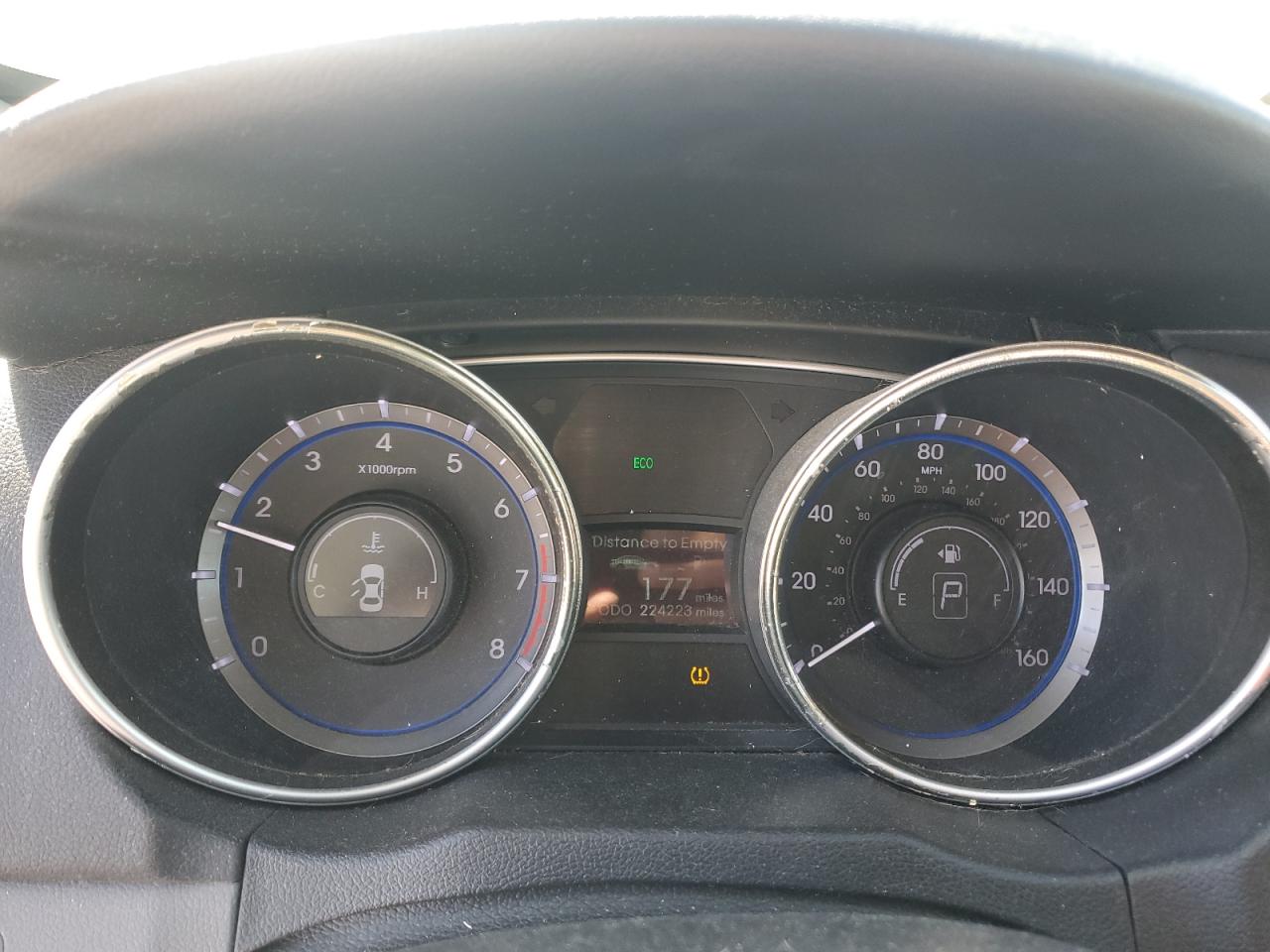 2011 Hyundai Sonata - Image 9