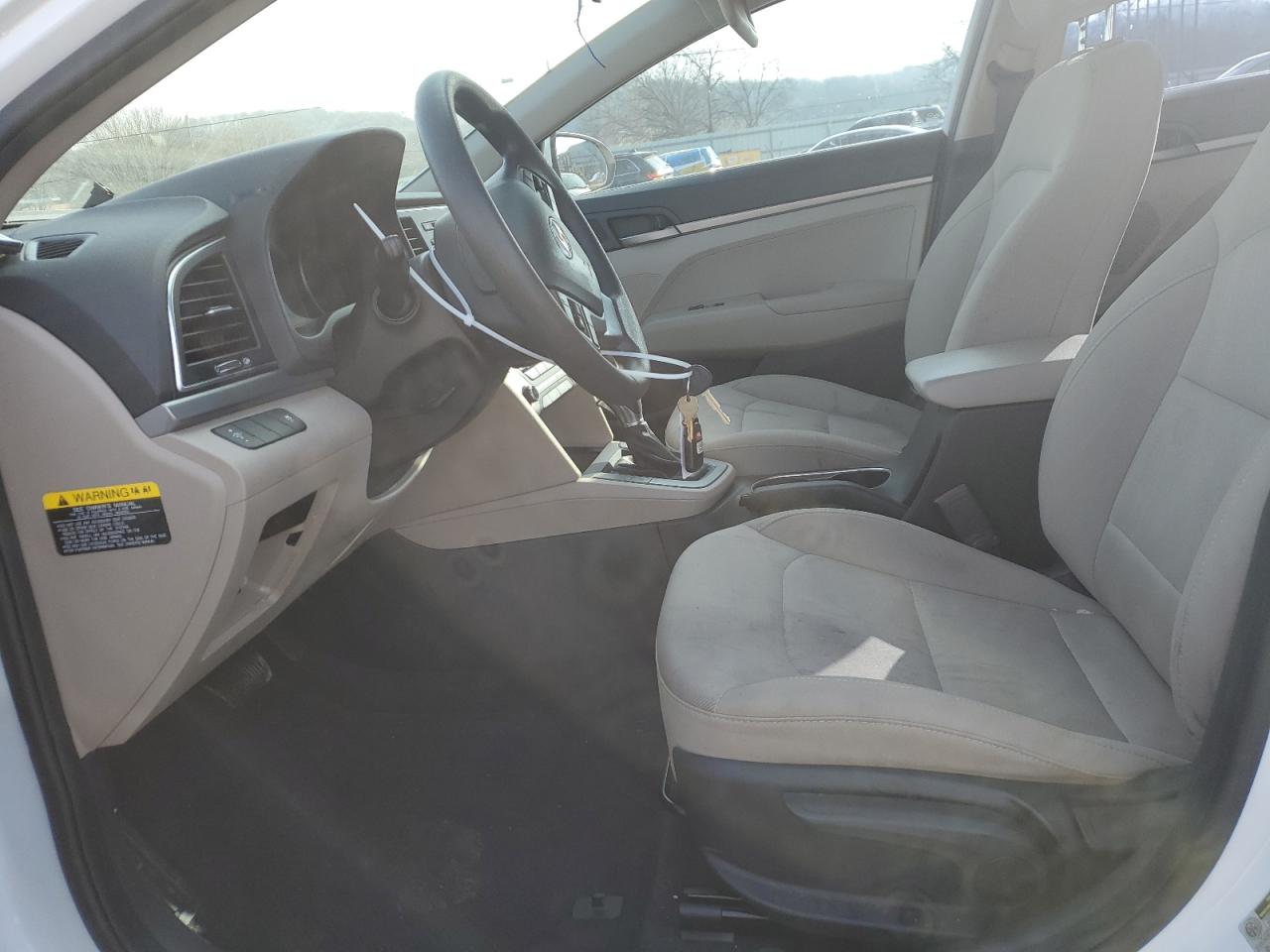 2018 Hyundai Elantra - Image 7
