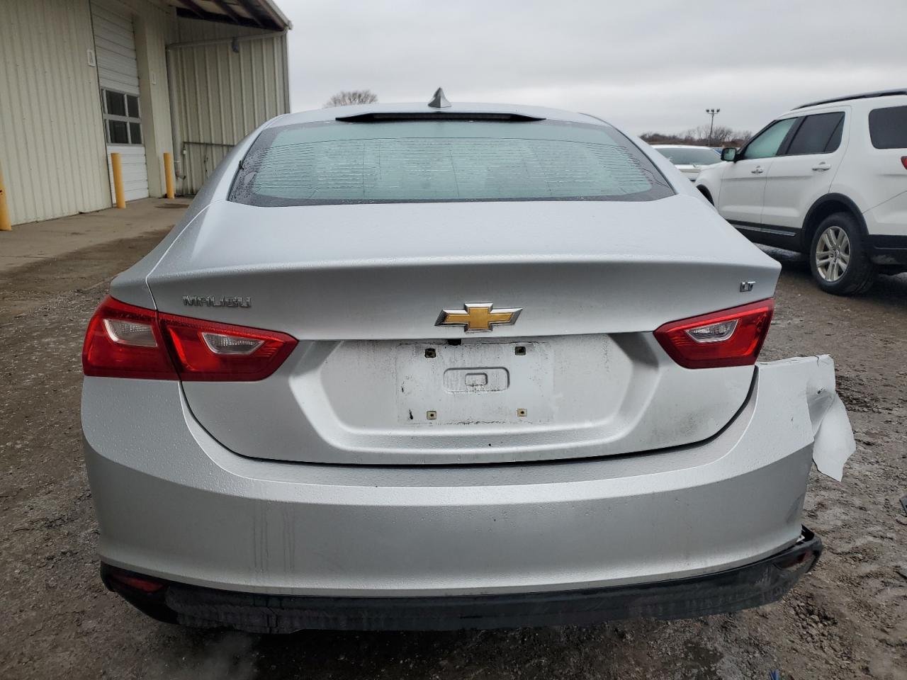 2018 Chevrolet Malibu - Image 6