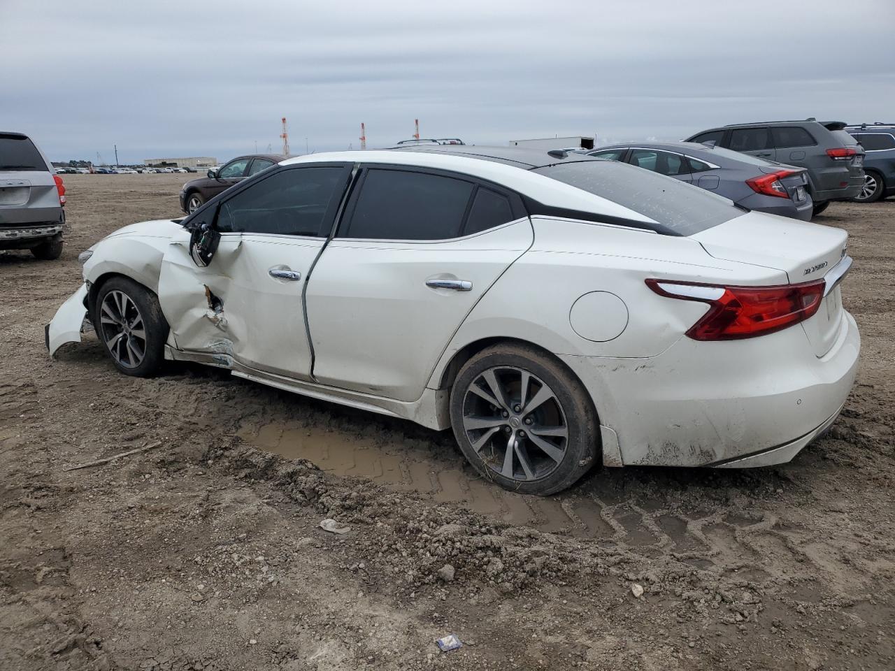 2017 Nissan Maxima - Image 2