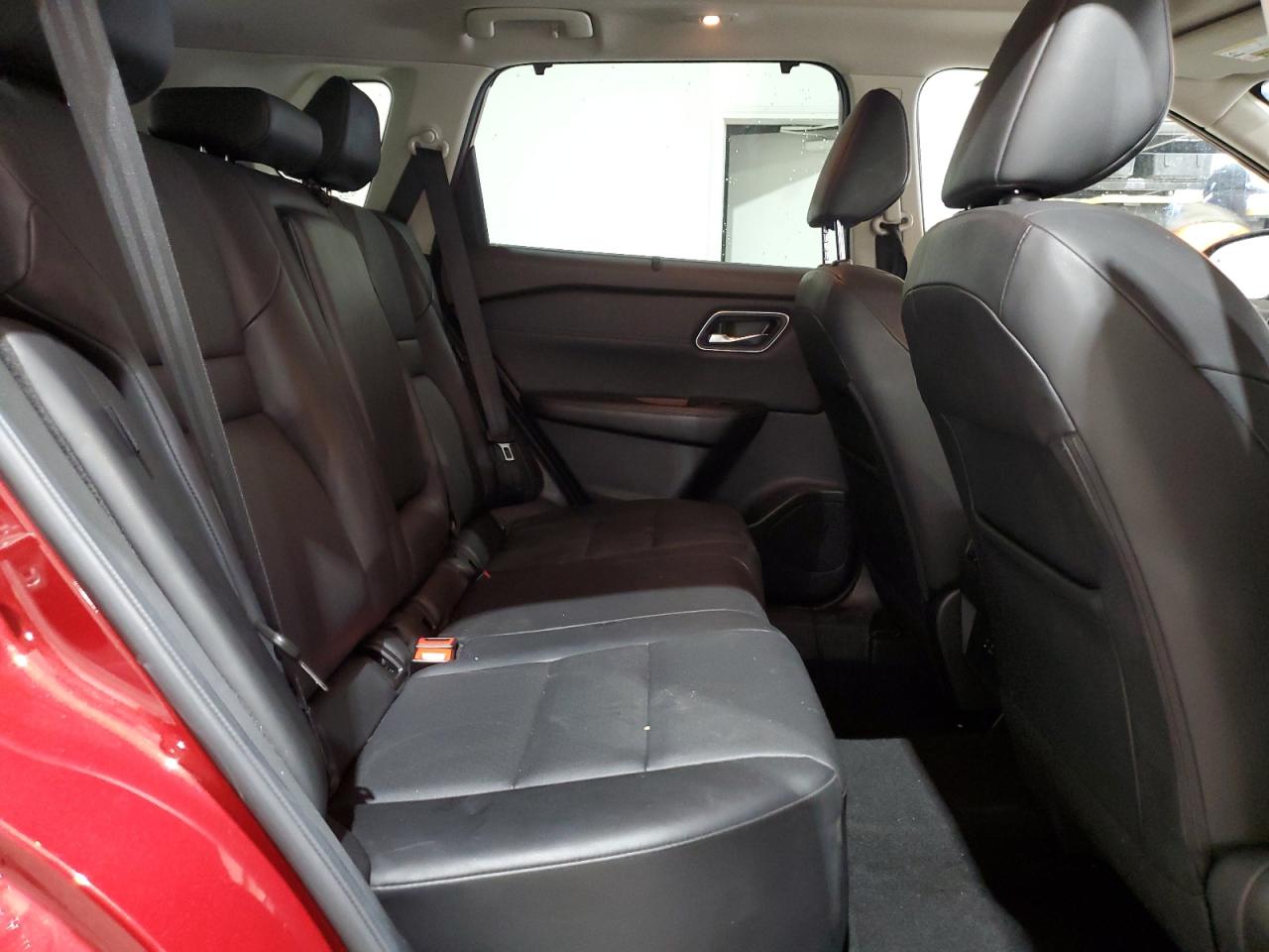 2021 Nissan Rogue - Image 10