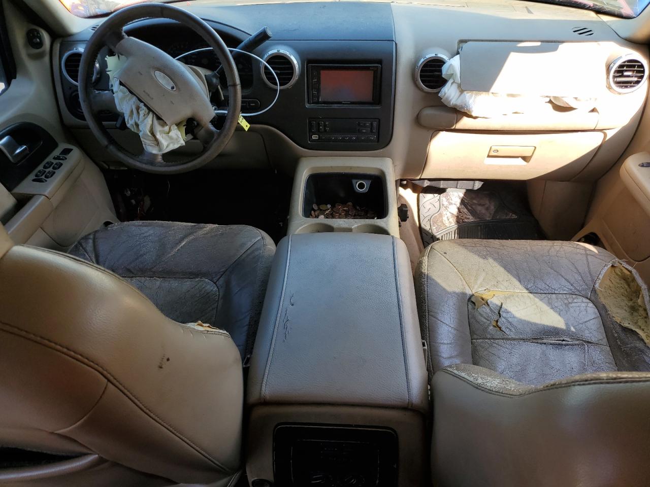 2004 Ford Expedition - Image 8