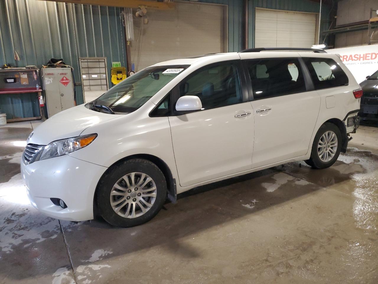 2017 Toyota Sienna - Image 1