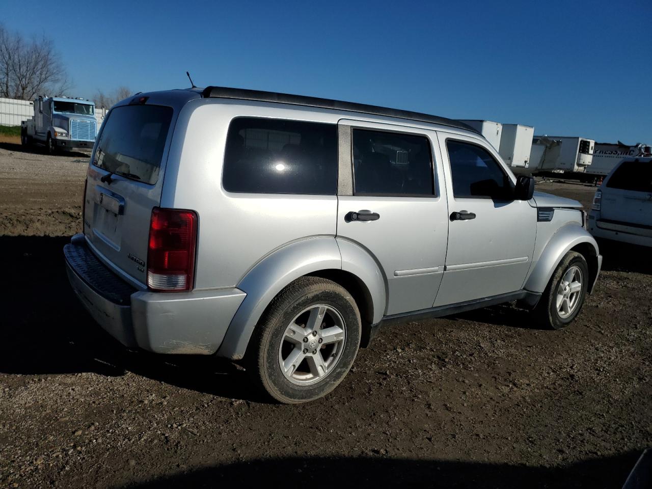 2010 Dodge Nitro - Image 3