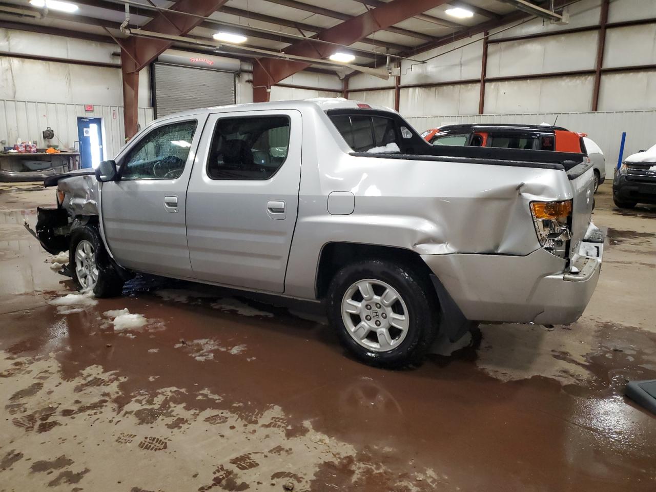 2007 Honda Ridgeline - Image 2