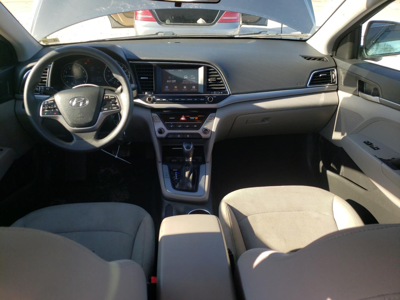 2018 Hyundai Elantra - Image 8