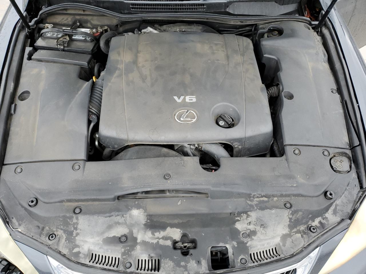 2010 Lexus IS - Image 11