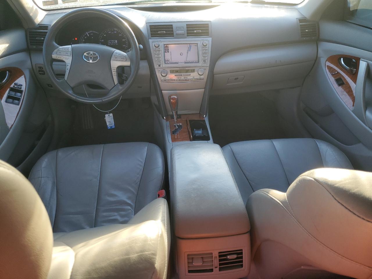 2010 Toyota Camry - Image 8