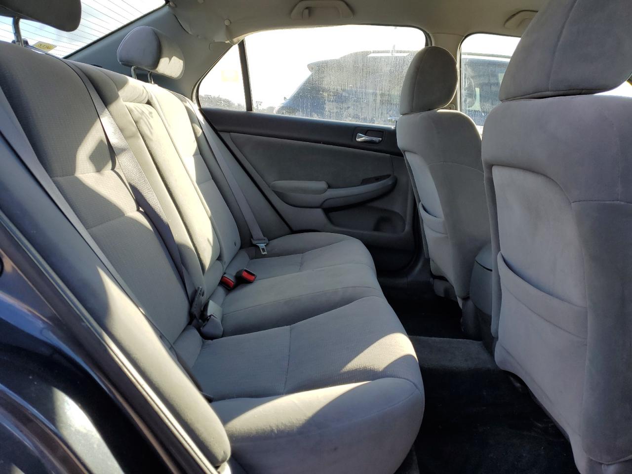 2005 Honda Accord - Image 10