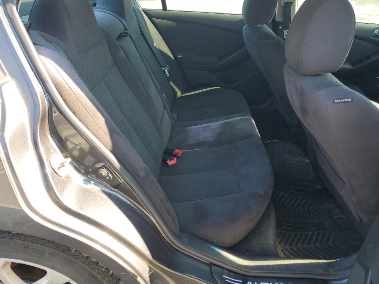 2011 Nissan Altima - Image 10