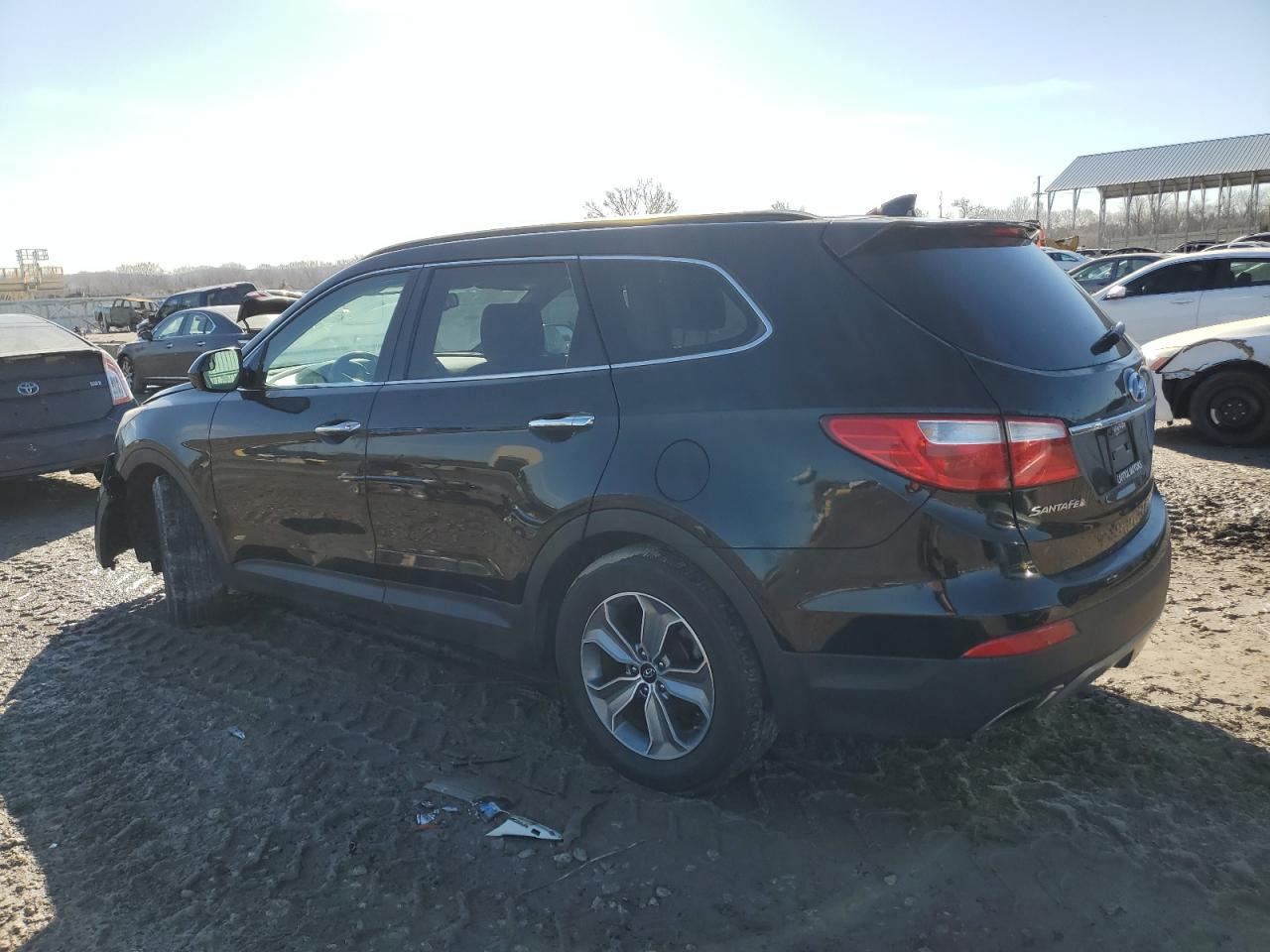 2016 Hyundai Santa Fe - Image 2