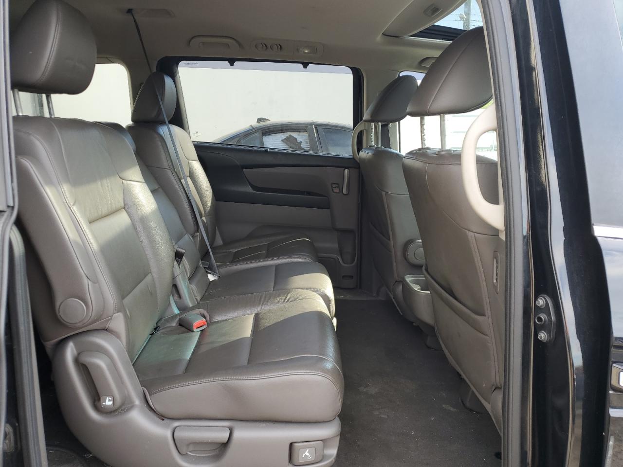 2012 Honda Odyssey - Image 11
