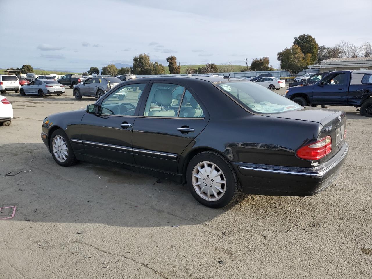 2000 Mercedes-Benz E-klasse - Image 2
