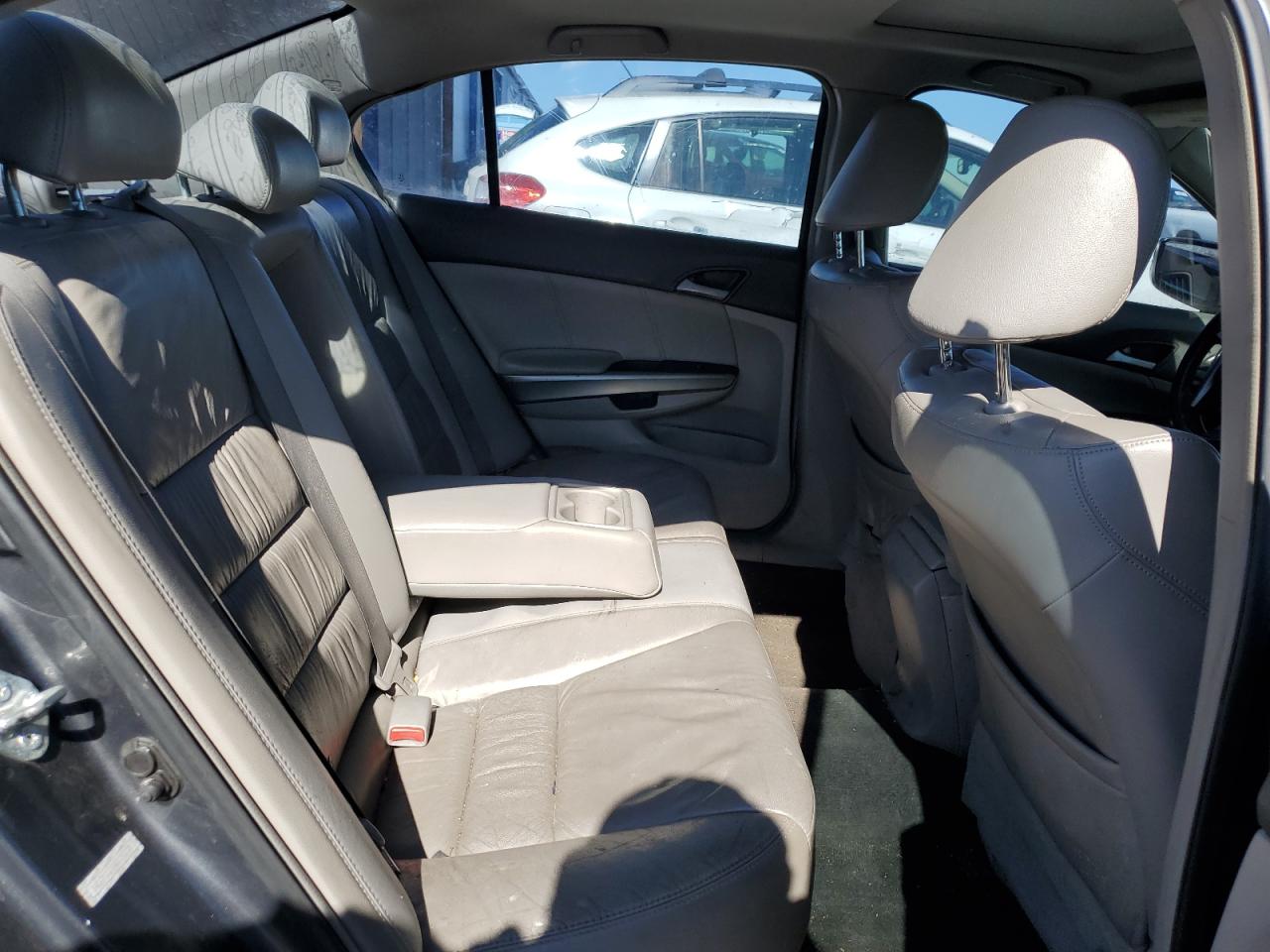 2009 Honda Accord - Image 11