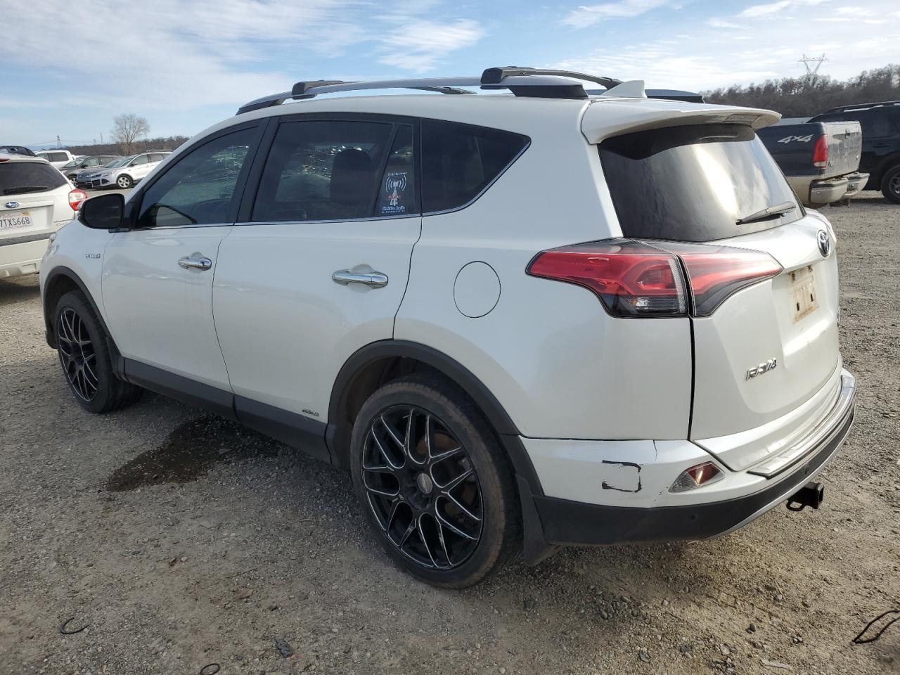 2018 Toyota RAV 4 - Image 2