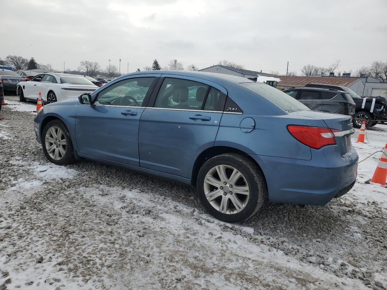 2011 Chrysler 200 - Image 2